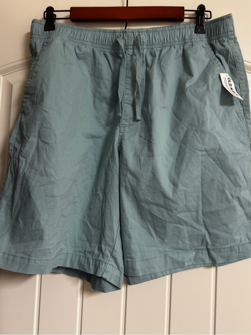 Old Navy Men’s Seafoam Green Elastic-Waist Hybrid Shorts